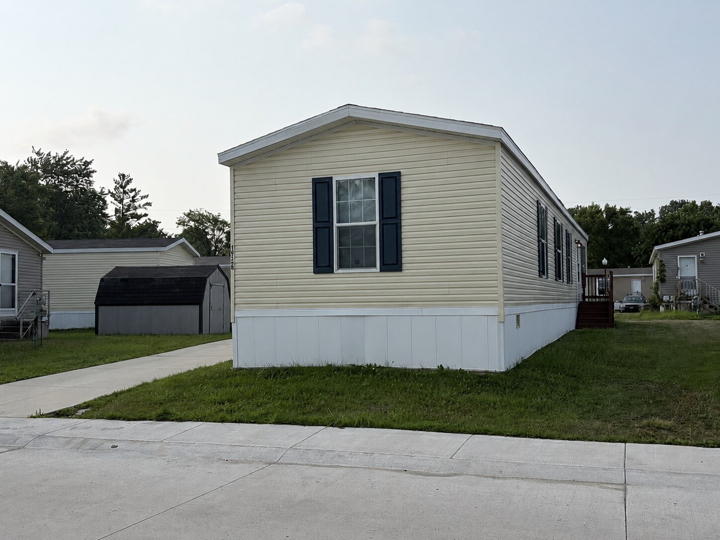 Building Photo - 16158 Frontenac Ave