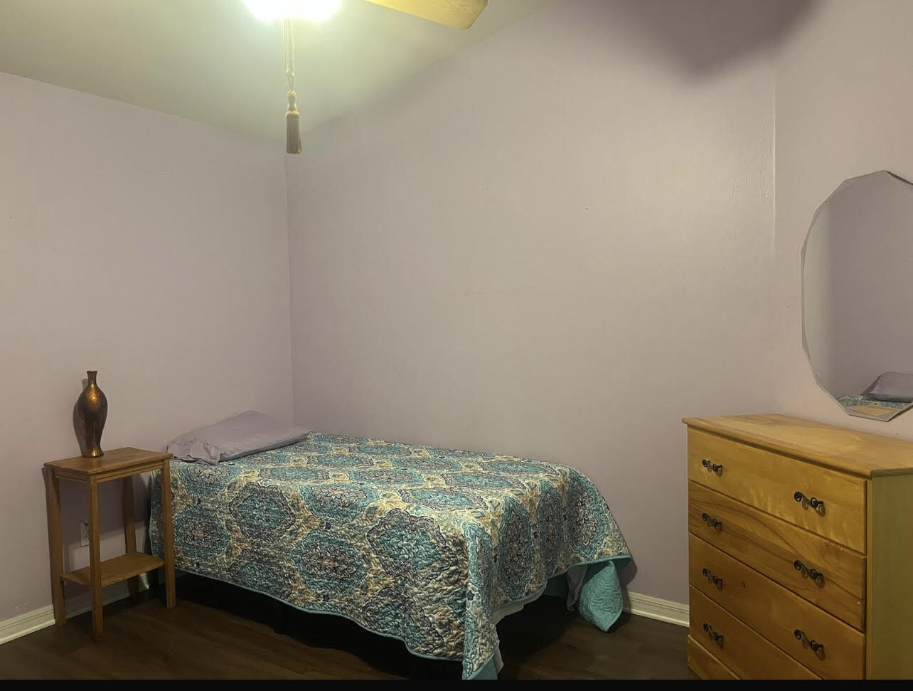 Building Photo - 8460 Village Edge Cir