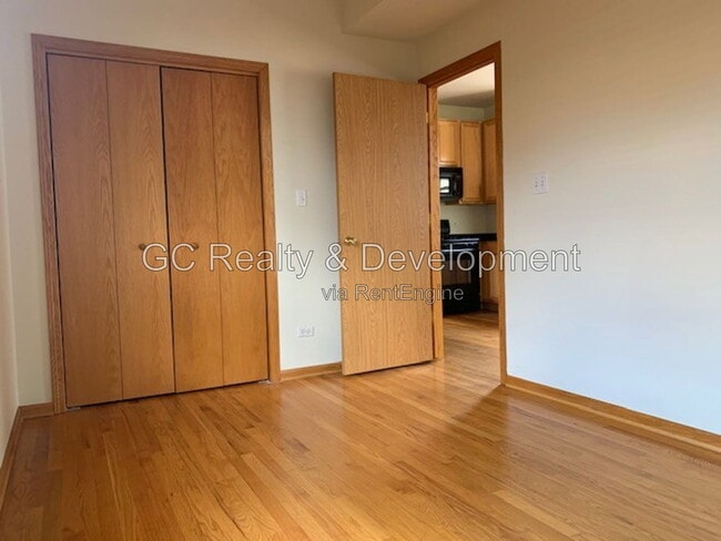 Building Photo - 1505 N Maplewood Ave