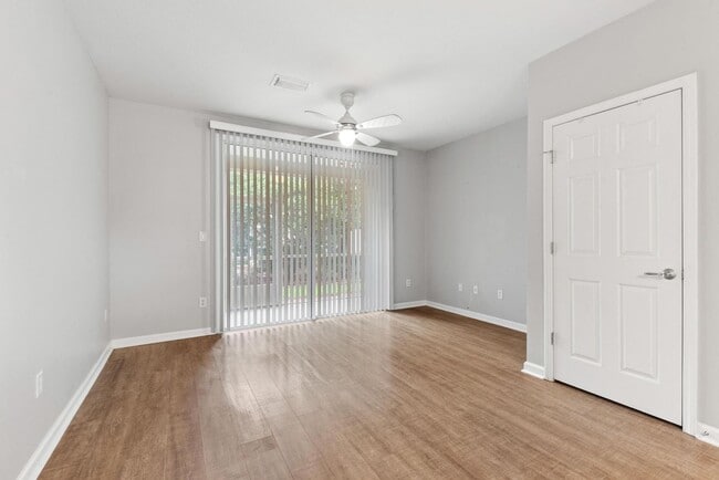 Building Photo - 2 Bed/2.5 Bath Summerfield Townhome! Great...