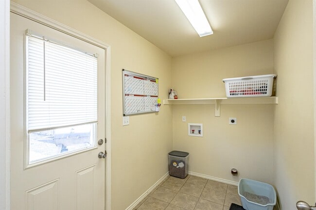 Building Photo - 5819 St Sylvia Loop