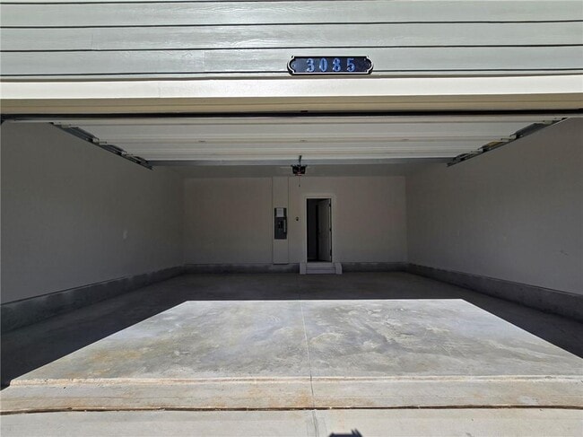 Building Photo - 3085 Cambridge Ml St