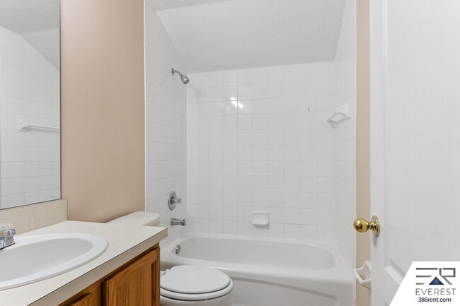 Building Photo - 13 Zinnia Trail