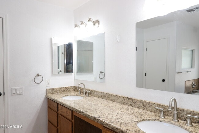 Building Photo - 4308 E Princeton Ave