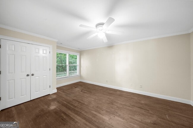 Building Photo - 1911 Fairway Cir NE