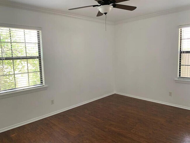 Building Photo - 5702 Fairlane Dr