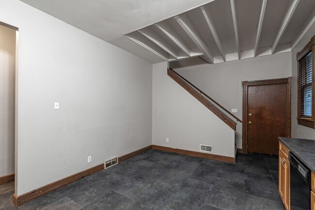 Building Photo - Maryland Lower near UWM