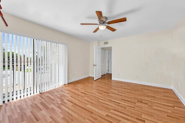 Building Photo - 182 Charter Way