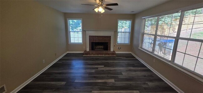 Building Photo - 2655 Westbury Ct