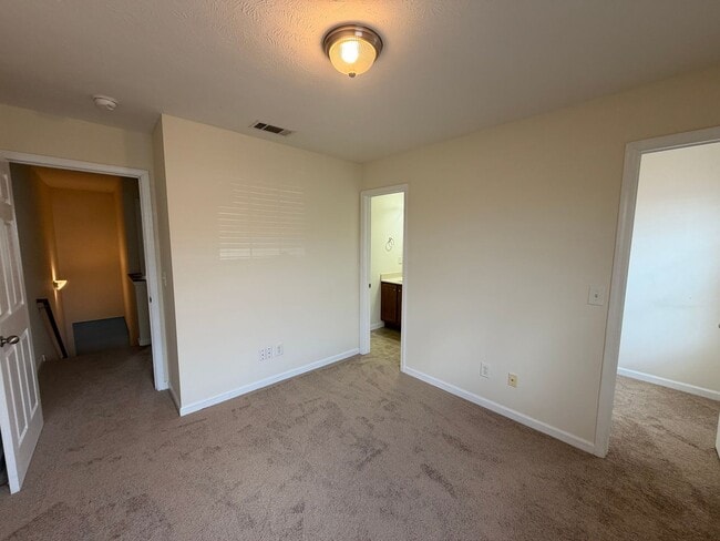 Building Photo - 6021 Cullen Dr