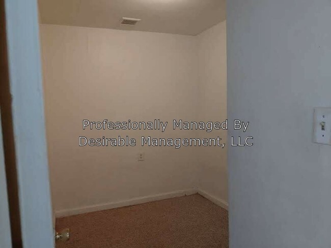 Building Photo - 8 E Virginia Ave