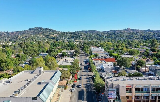 Building Photo - 4312 Tujunga Ave