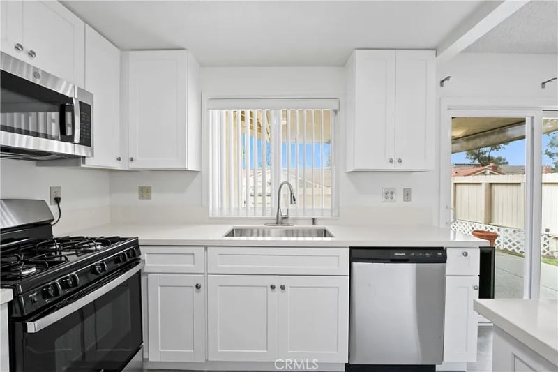 Building Photo - 632 E La Veta Ave