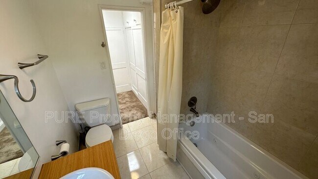 Building Photo - 2108 Alta Vista Dr