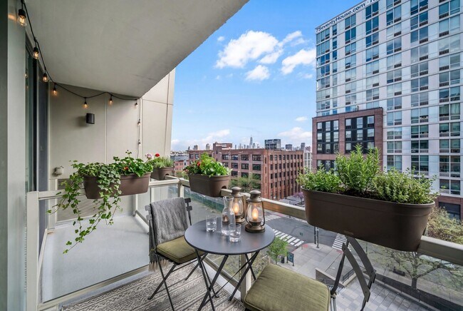 Building Photo - 800 Jackson St