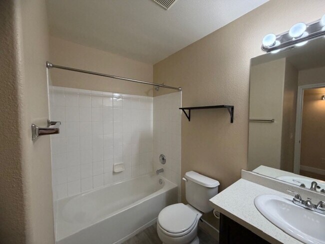 Building Photo - BEAUTIFUL SPACIOUS TOP FLOOR 2 BEDROOM & 2 FULL BATHROOM CONDO IN THE SOUTHWEST