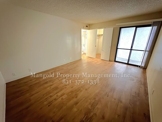 Building Photo - Spacious One-Bed One-Bath Condo Located At...