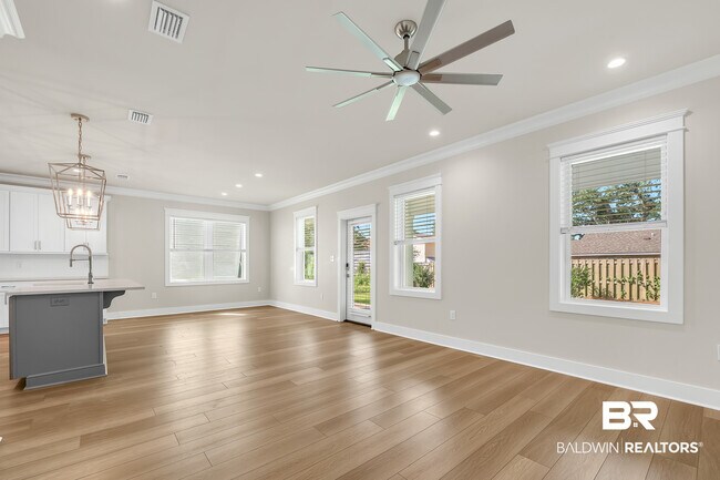 Building Photo - 27085 Park Dr
