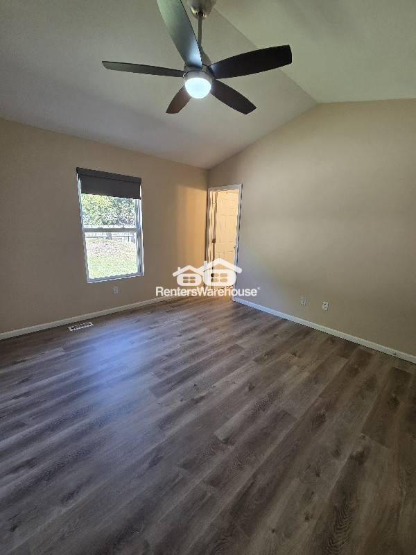 Building Photo - 2 Spring Hill Cir