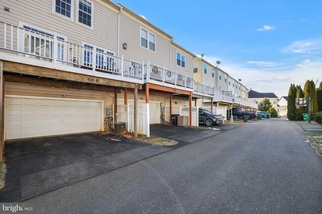 Building Photo - 409 Phelps St