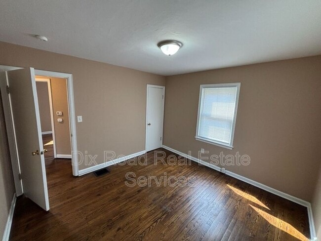 Building Photo - 1925 Highland St