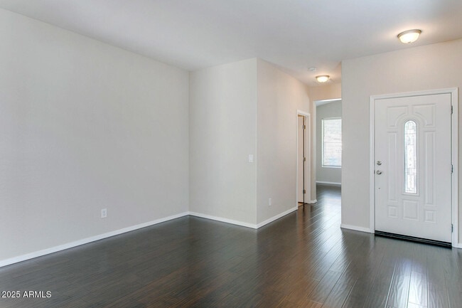 Building Photo - 2343 W Tallgrass Trail