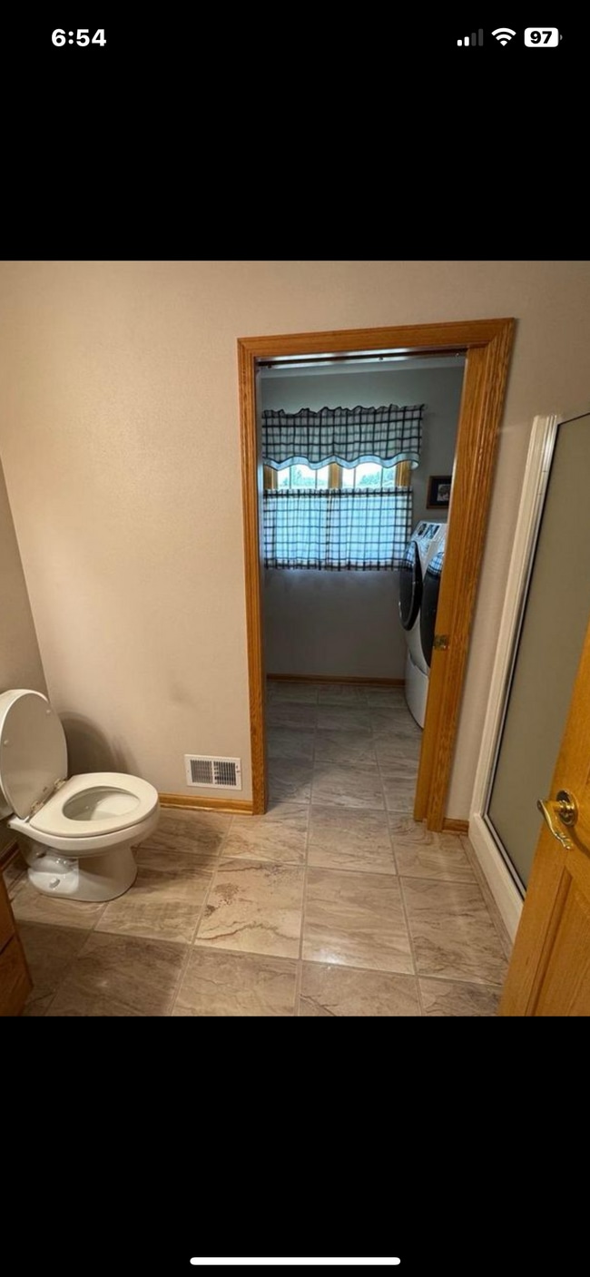 Building Photo - 4202 Greenbriar Dr