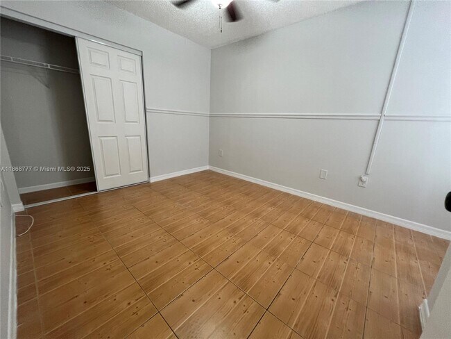 Building Photo - 1187 NW 124th Ave