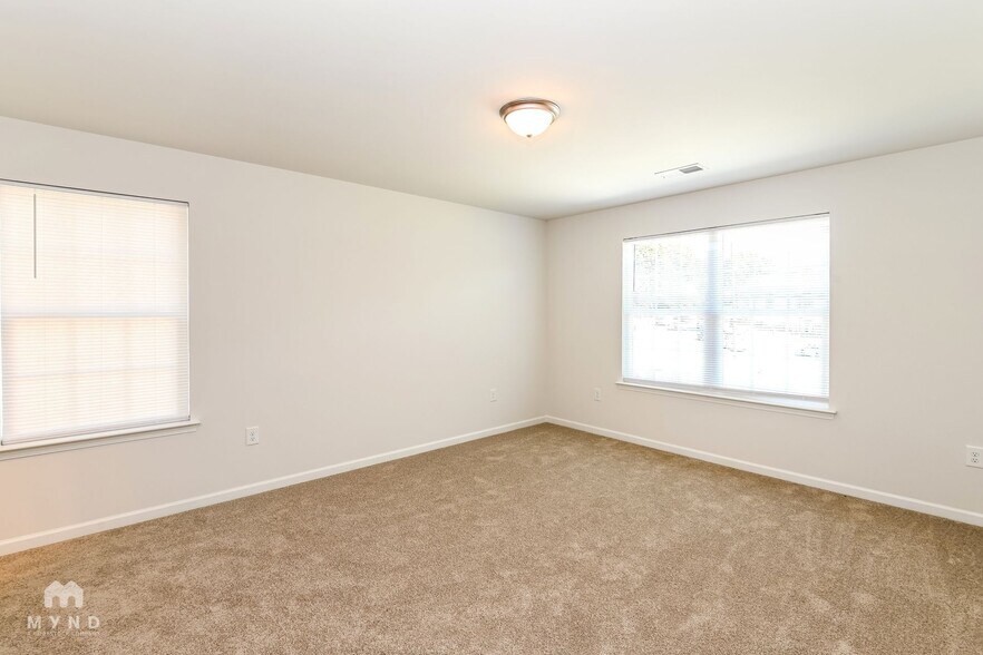 Building Photo - 7117 Plott Rd