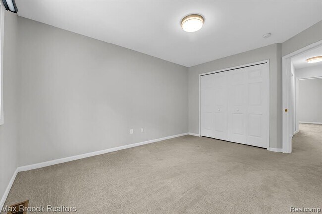 Building Photo - 107 Millstone Rd