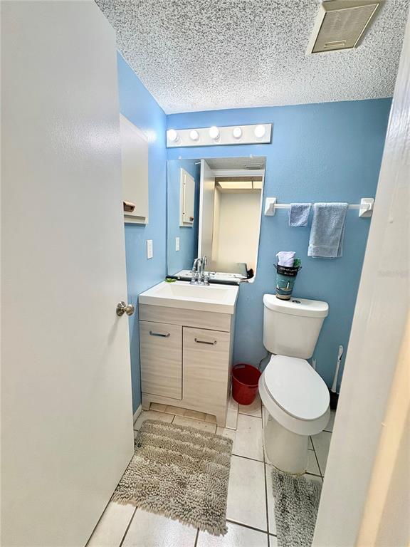 Building Photo - 3064 Lake Bayshore Dr