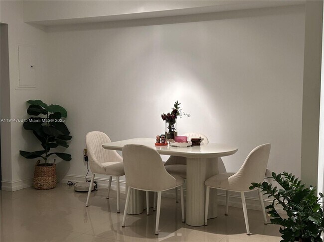 Building Photo - 2501 Douglas Rd