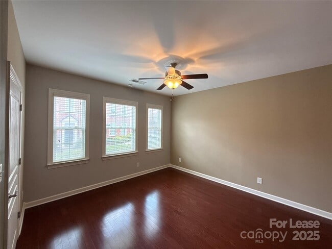 Building Photo - 2225 Camalier Ln