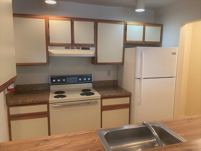 Building Photo - 1000 Linden Ave