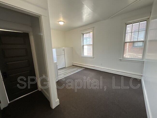 Building Photo - 51 Chambersburg St