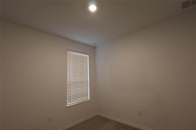 Building Photo - 14894 Ash Landing Dr