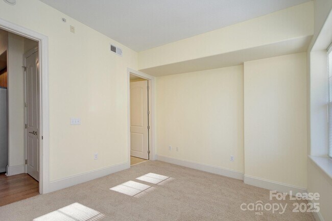 Building Photo - 4625 Piedmont Row Dr