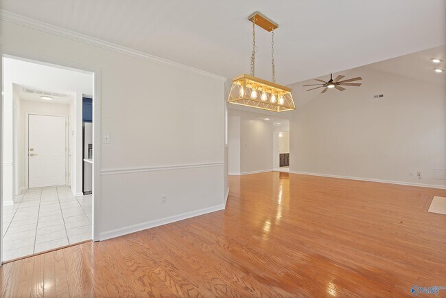 Building Photo - 231 Jarrett Ln