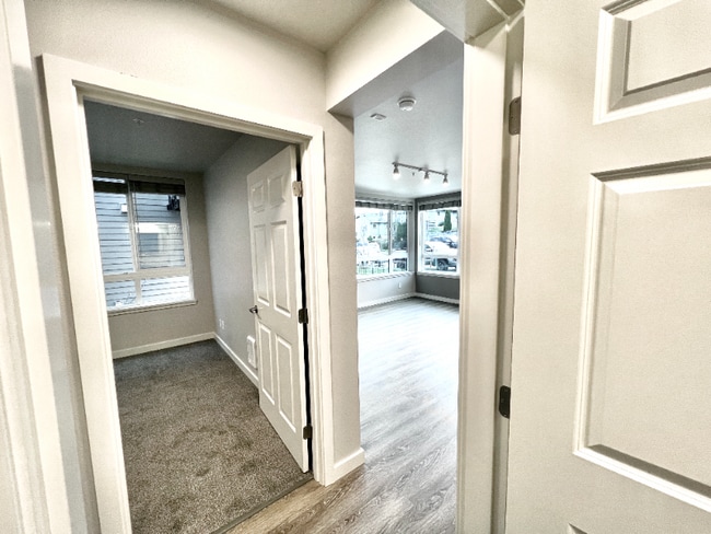 Building Photo - 2330 Yakima Ct