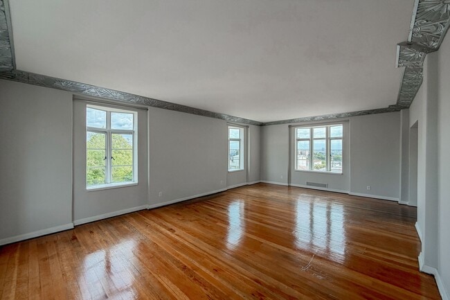 Building Photo - 1314 Hayworth Ave