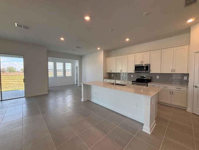 Building Photo - 5996 Shavasana Rd