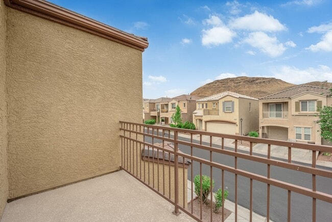 Building Photo - 7470 Margollini St
