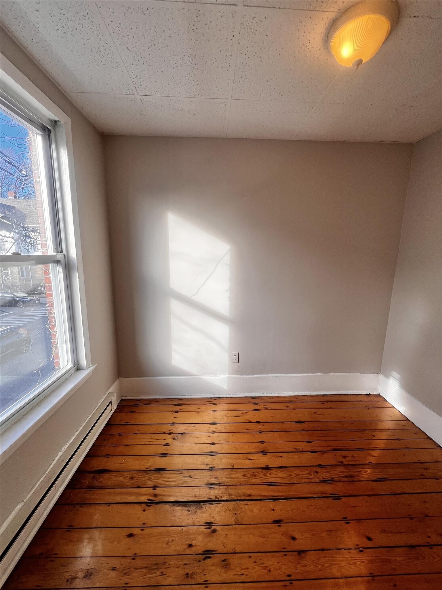 Building Photo - 9 School St