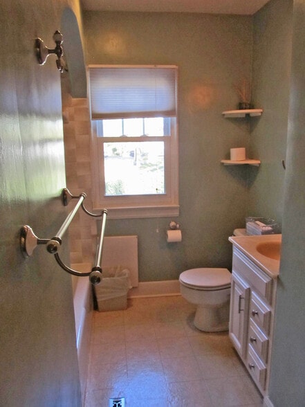 Building Photo - 719 Homecrest Ave