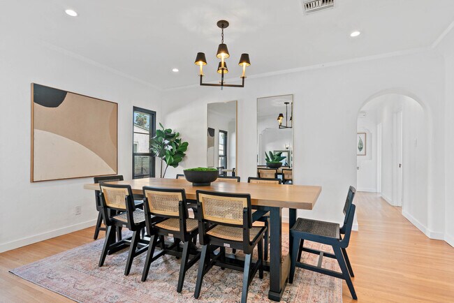 Building Photo - 8702 S 4th Ave