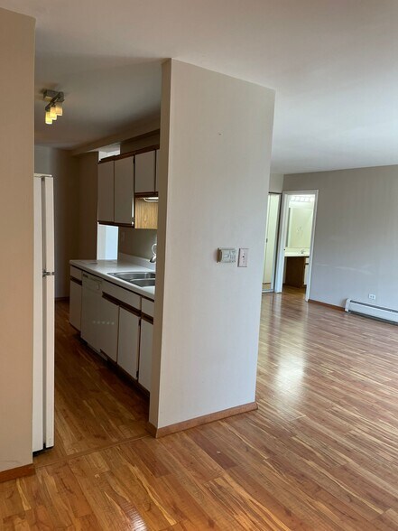 Building Photo - 1810 Hemlock Pl