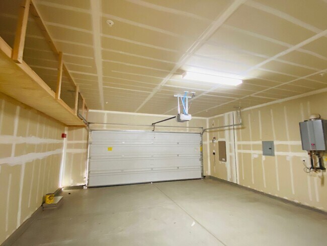 Building Photo - $3,195 Leonard & Shaw, 5 Beds - Alamos Ave...