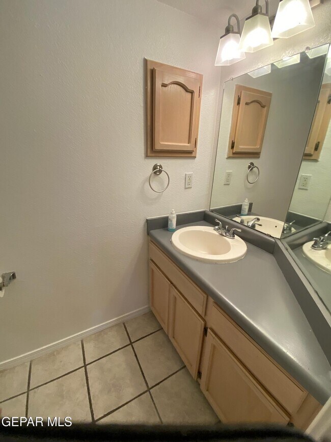 Building Photo - 12625 Tierra Tigre Ave
