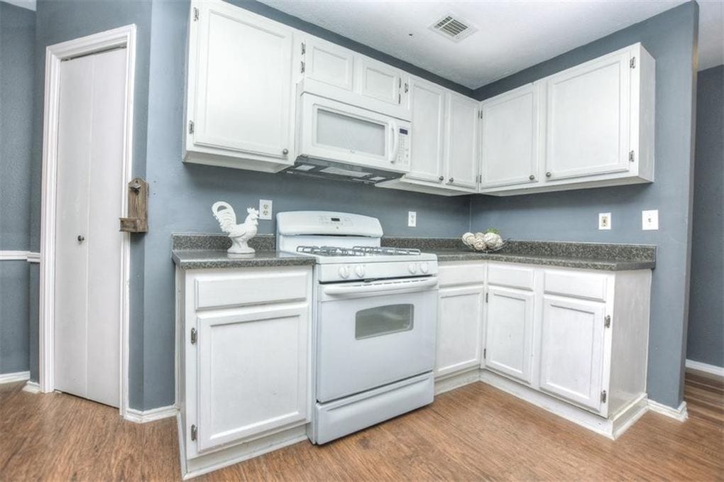 Kitchen - 2010 Elder Way
