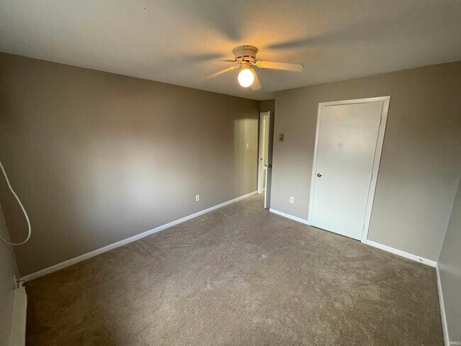 Building Photo - 1005 N Rogers St